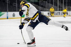 BU vs Michigan Hockey: Epic College Hockey Rivalry! Your Ultimate Source for Hockey Updates, Training Guides, and Equipment Recommendations BU vs Michigan Hockey: Epic College Hockey Rivalry! | Your Ultimate Source for Hockey Updates, Training Guides, and Equipment Recommendations