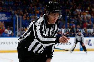 Guide to a Linesman in Hockey: Skills & Rules | Your Ultimate Source for Hockey Updates, Training Guides, and Equipment Recommendations